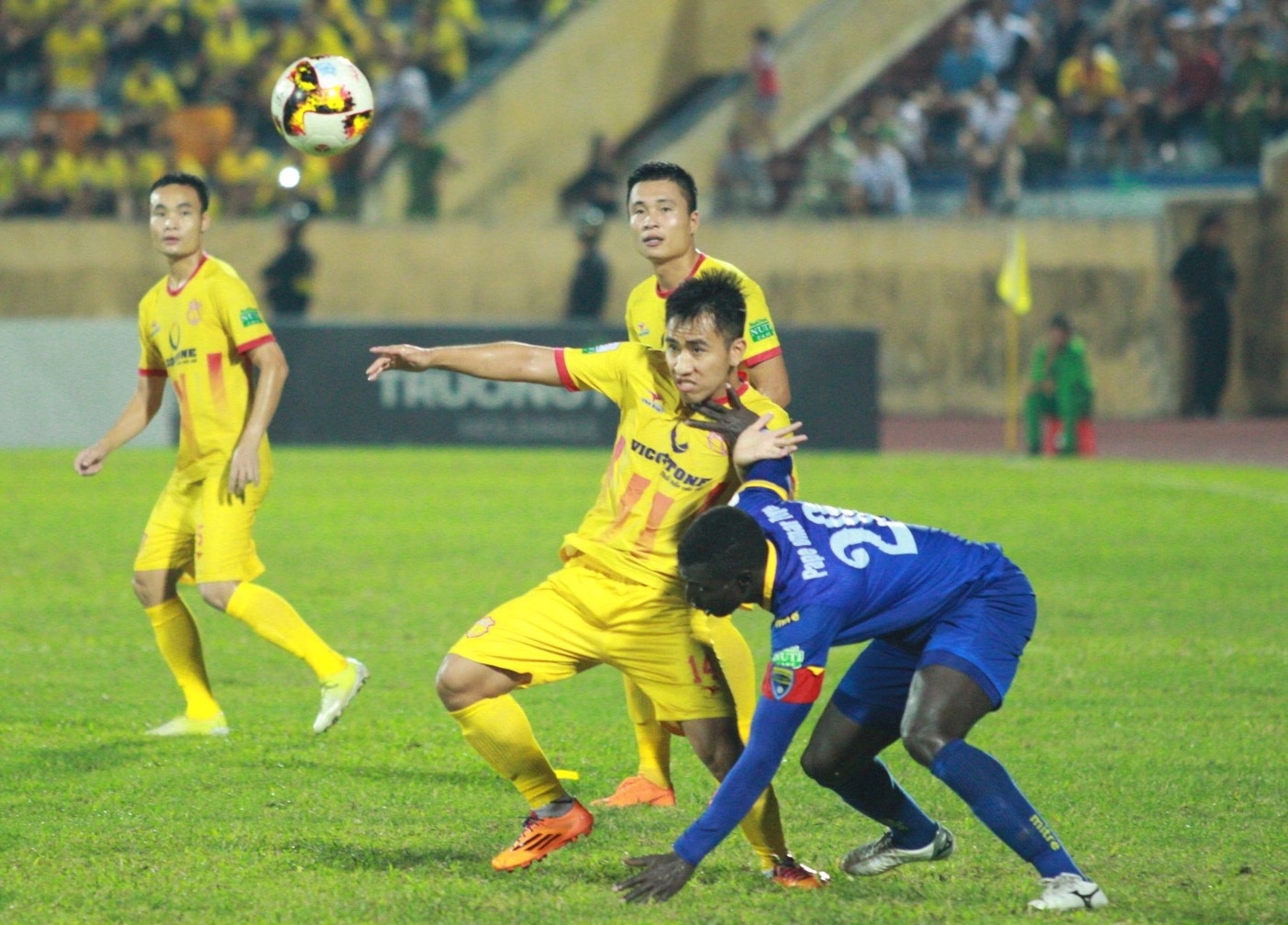 nam dinh thanh hoa vleague anh 5