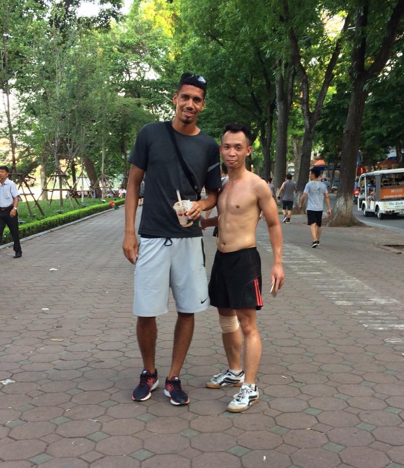 smalling sang việt nam ảnh 3 smalling sang viet nam anh 3