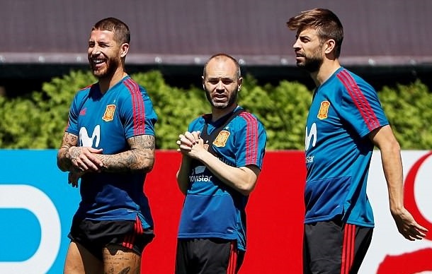 Silva, Ramos tich cuc tap luyen de doi dau Bo Dao Nha cua CR7 hinh anh