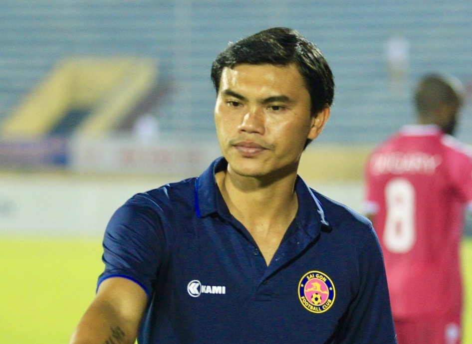 HLV Tai Em: 'Mong khan gia Sai Gon tuyet voi nhu Nam Dinh' hinh anh