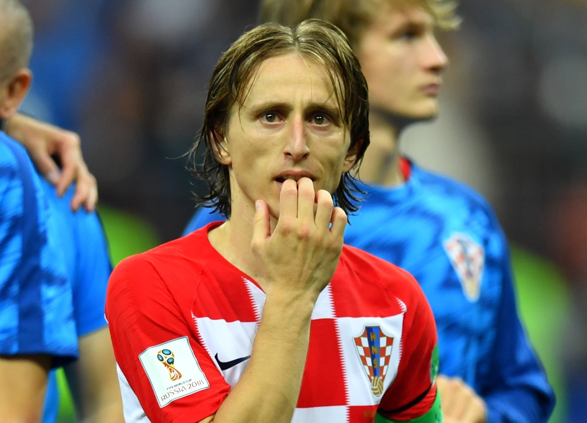 Doi truong Modric duom buon nhan Qua bong vang World Cup hinh anh