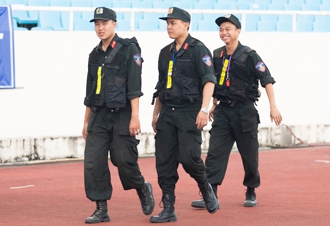 Canh sat co dong xuat hien o buoi tap cua U23 Viet Nam hinh anh