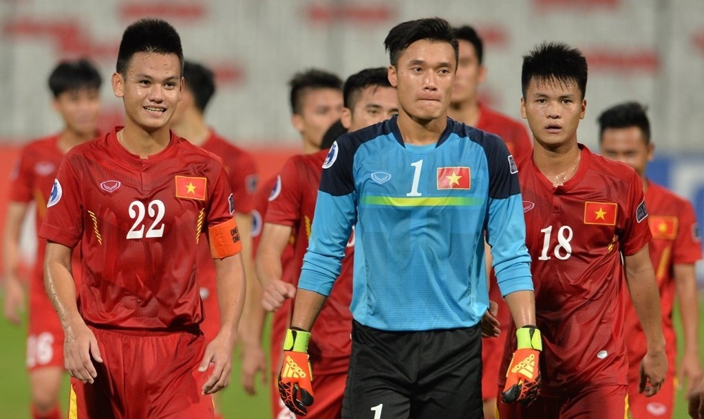 Bui Tien Dung cung dong doi tung danh bai doi Bahrain nhu the nao? hinh anh