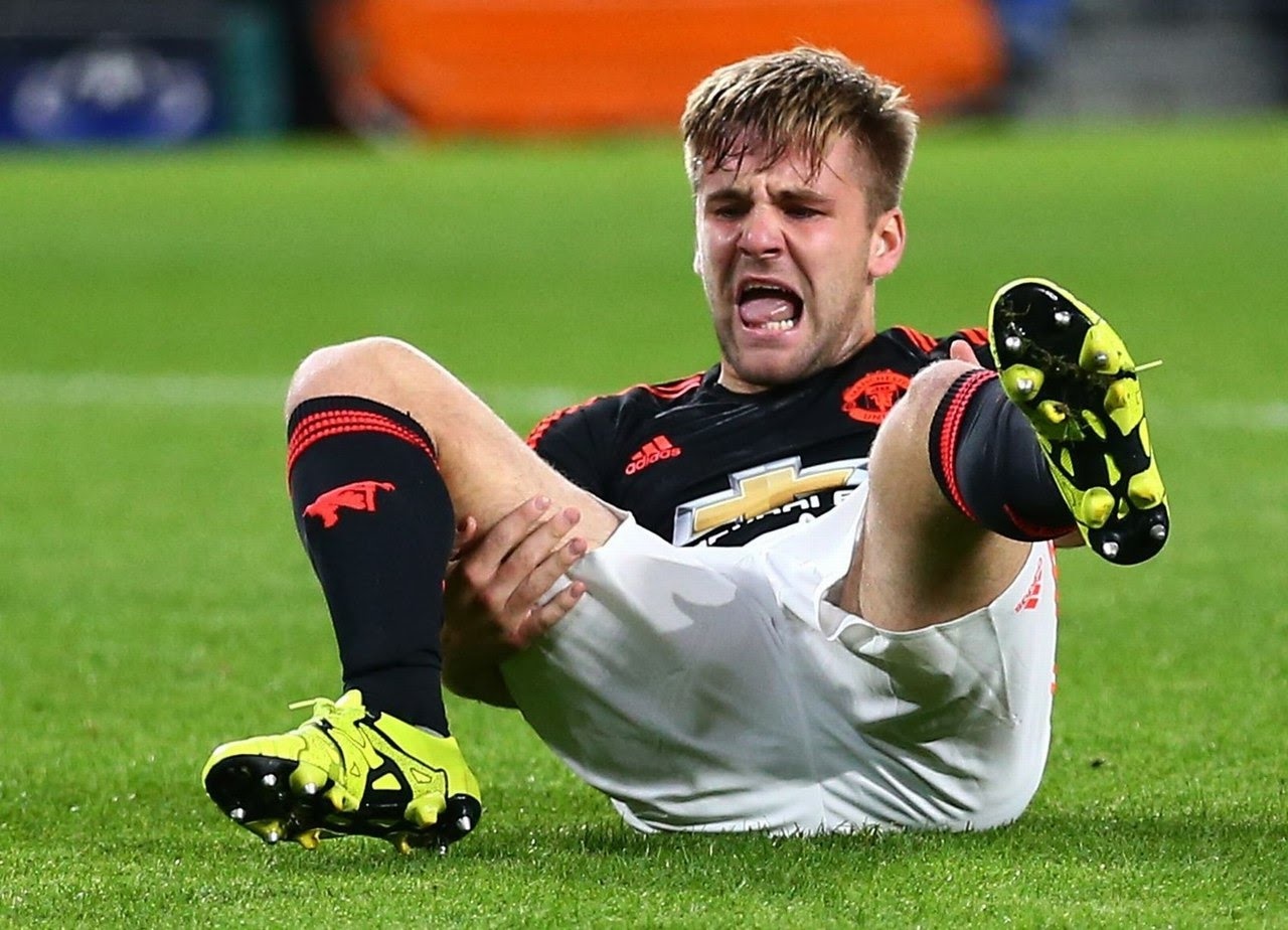 Luke Shaw: 'Toi gan nhu da mat chan, tung suyt phai giai nghe' hinh anh