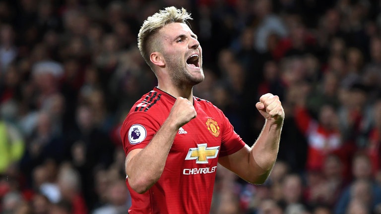 luke shaw gay chan anh 2