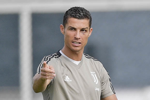 'Khong co HLV nao quan trong hon Ronaldo' hinh anh