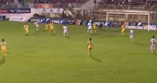 Thu mon Thanh Hoa gop mat trong top 5 pha cuu thua hay nhat vong 21 hinh anh