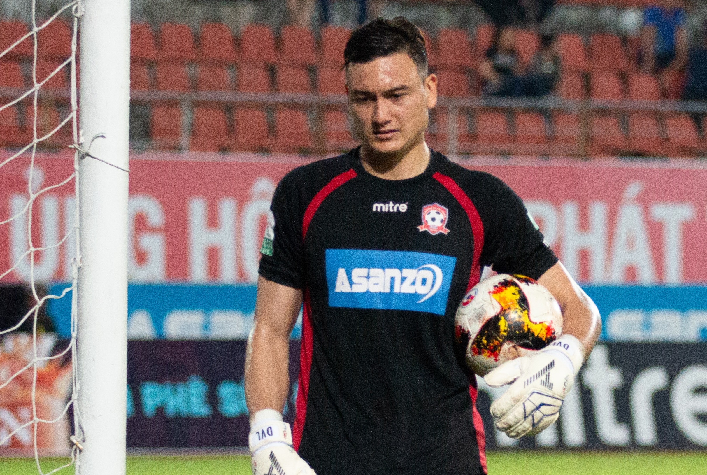 Van Lam toa sang cung khong giup CLB Hai Phong giu diem truoc Nam Dinh hinh anh