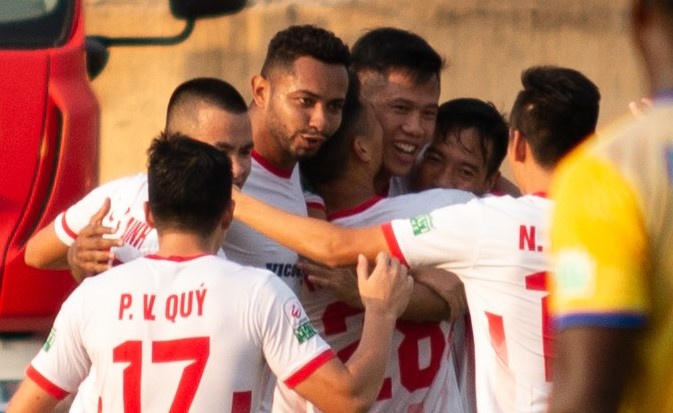 HLV Nam Dinh tu tin som tru hang du doi dang xep ap chot hinh anh