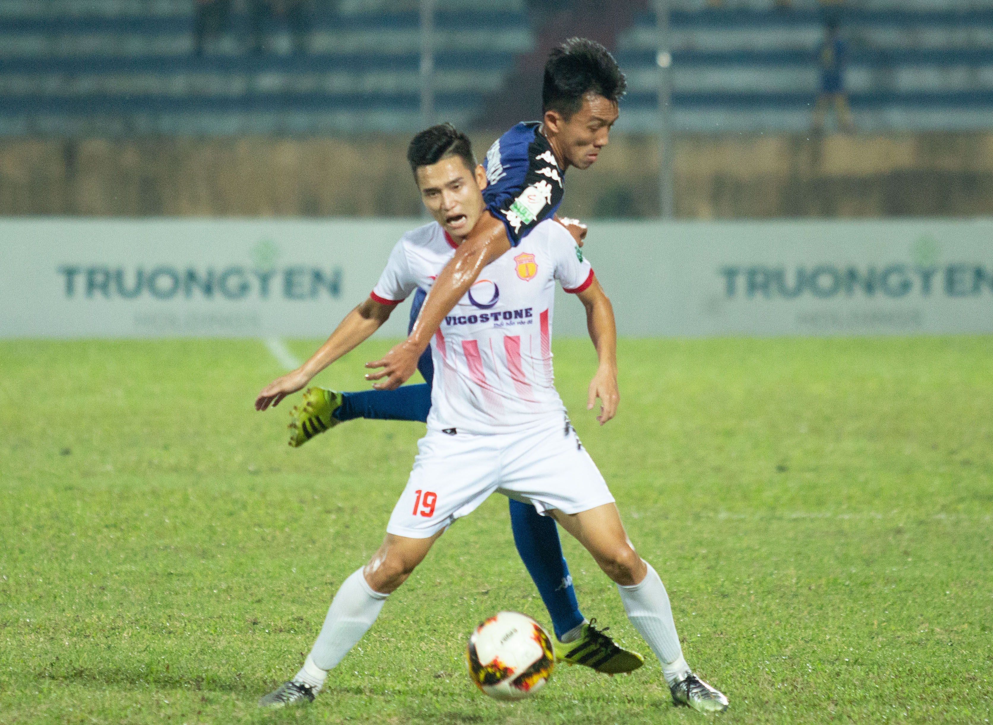 Khong can ngoai binh, CLB Nam Dinh van danh bai Binh Duong hinh anh