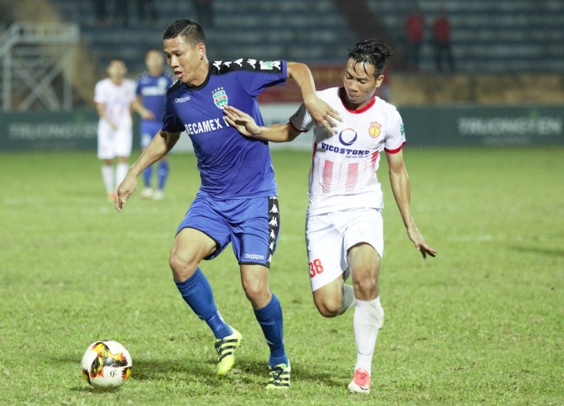 HLV Nam Dinh: 'Nguoi ham mo gop tien tra luong cau thu, 90% tru hang' hinh anh