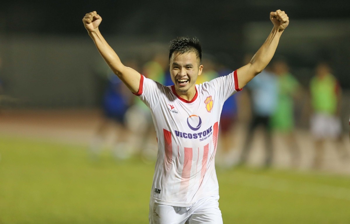 'Niem tu hao Nam Dinh' va co hoi lan dau khoac ao tuyen quoc gia hinh anh