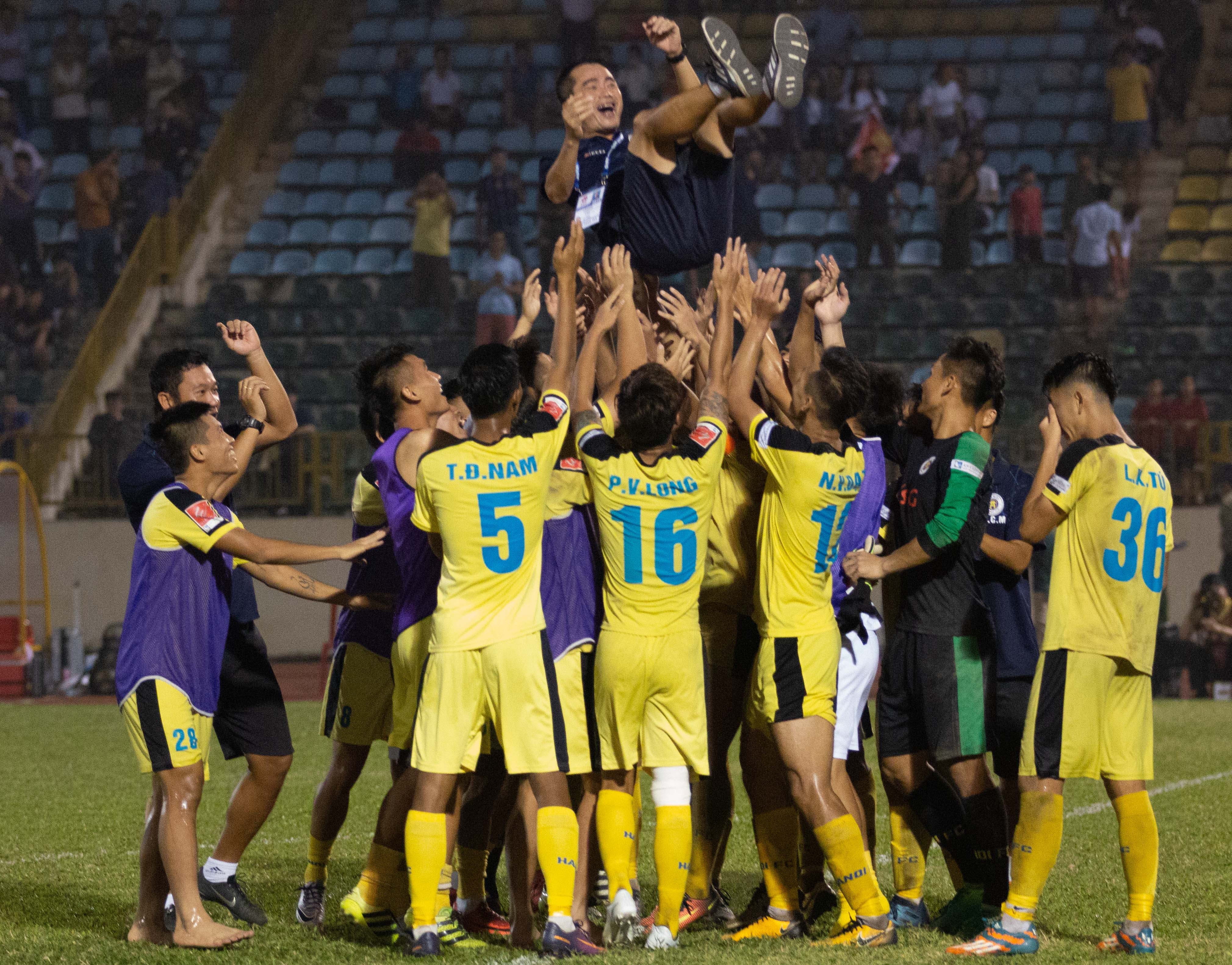 nam dinh tru hang anh 2