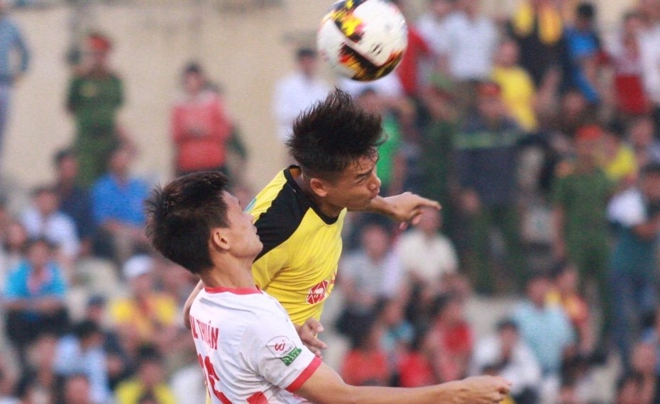 HLV Nam Dinh: 'Ha Noi B len hang thi tot, khong thi cung khong sao' hinh anh