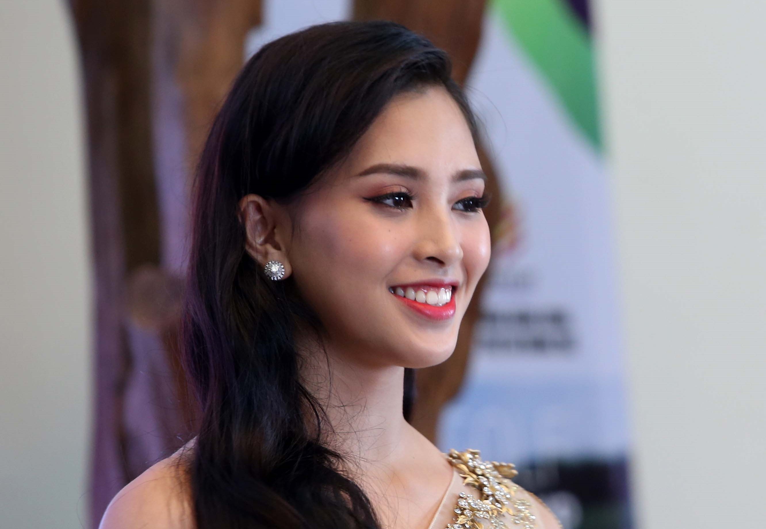 10 ty tien thuong tai giai golf co hoa hau Tieu Vy dai dien hinh anh