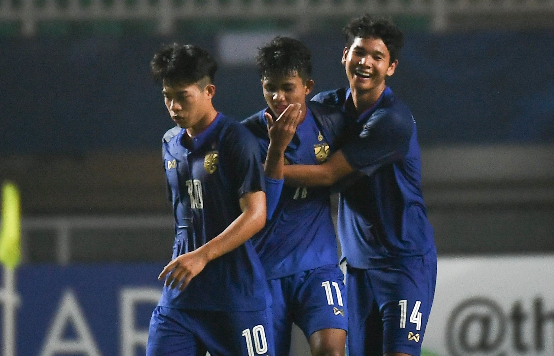U19 Thai Lan hoa kich tinh U19 Iraq 3-3 o phut bu gio hinh anh