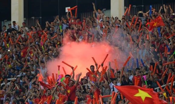 Co dong vien Viet Nam: 'Dot phao sang la hanh dong pha hoai' hinh anh