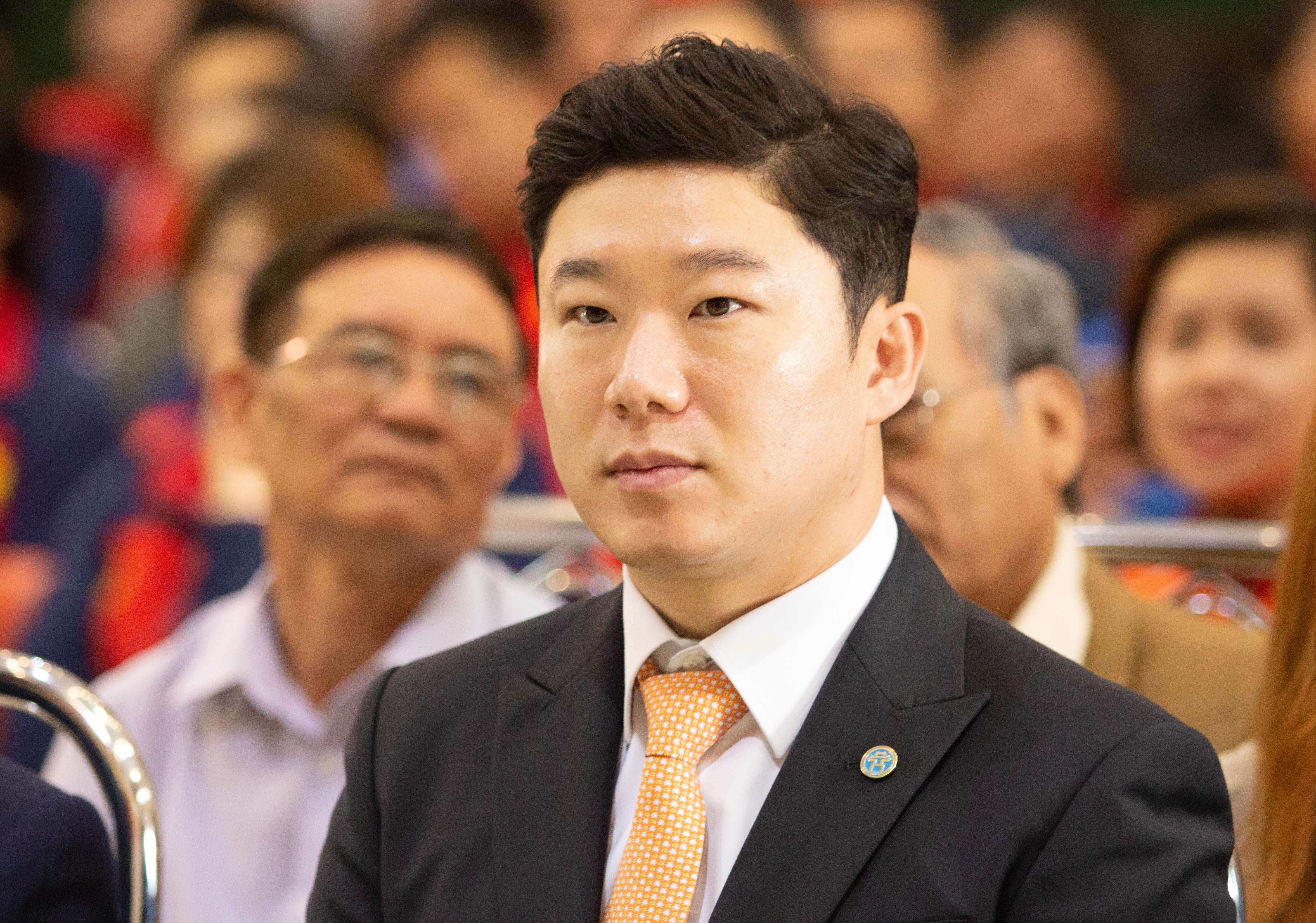 Hoang Xuan Vinh nhan HCV tu xa thu 4 lan vo dich Olympic hinh anh