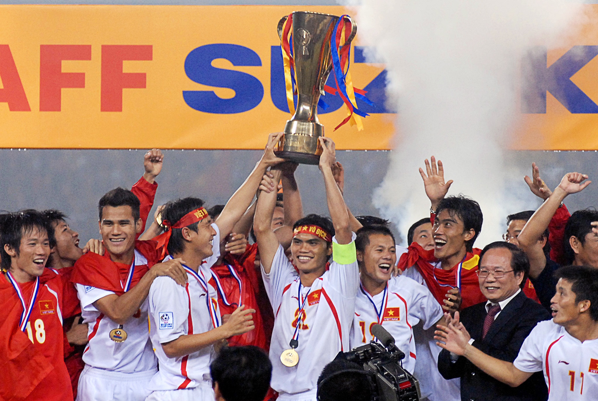 Cac nha vo dich 2008 te tuu tai chung ket AFF Cup 2018 hinh anh