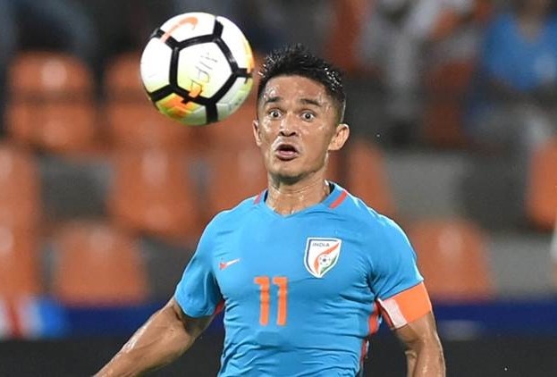 Doi truong An Do tuc gian vi choi 'thieu dung cam' truoc Bahrain hinh anh