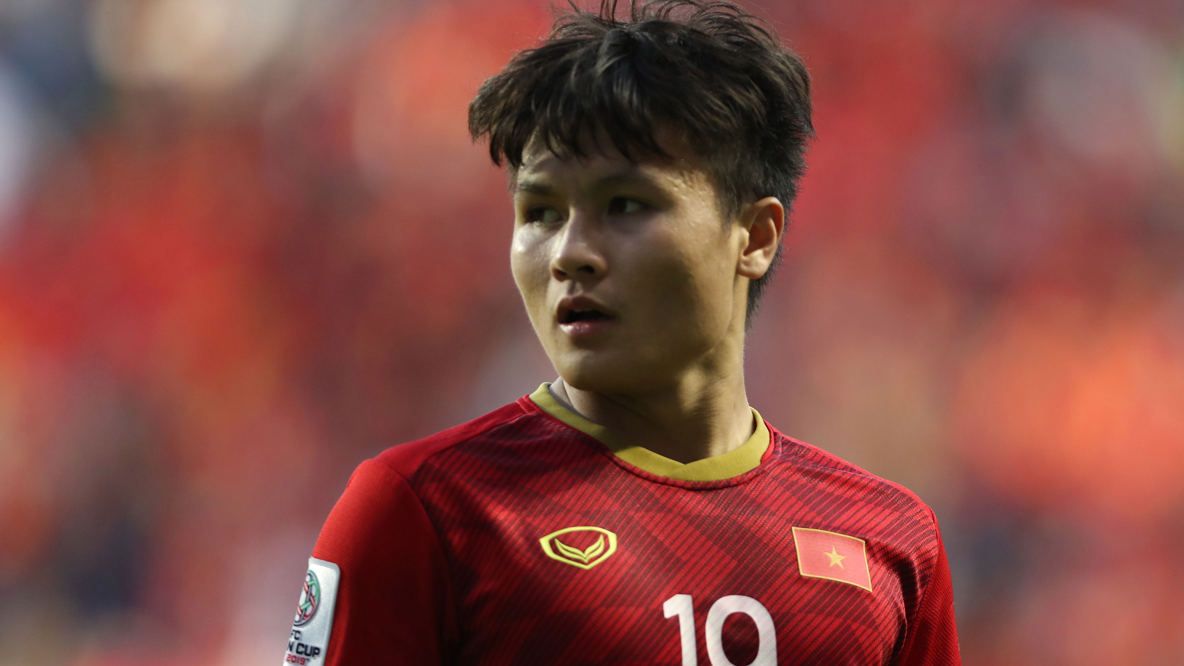 Quang Hai duoc co dong vien binh chon hay nhat vong bang Asian Cup hinh anh