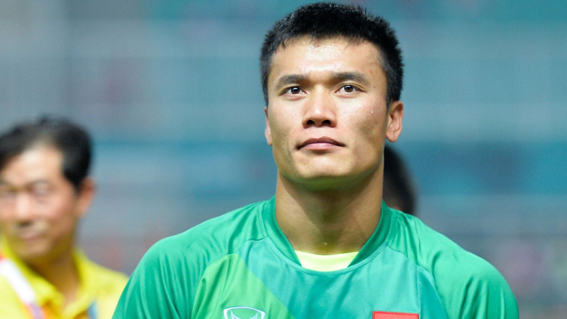 Thu mon Bui Tien Dung hoan tat 'Dream Team' cua CLB Ha Noi hinh anh