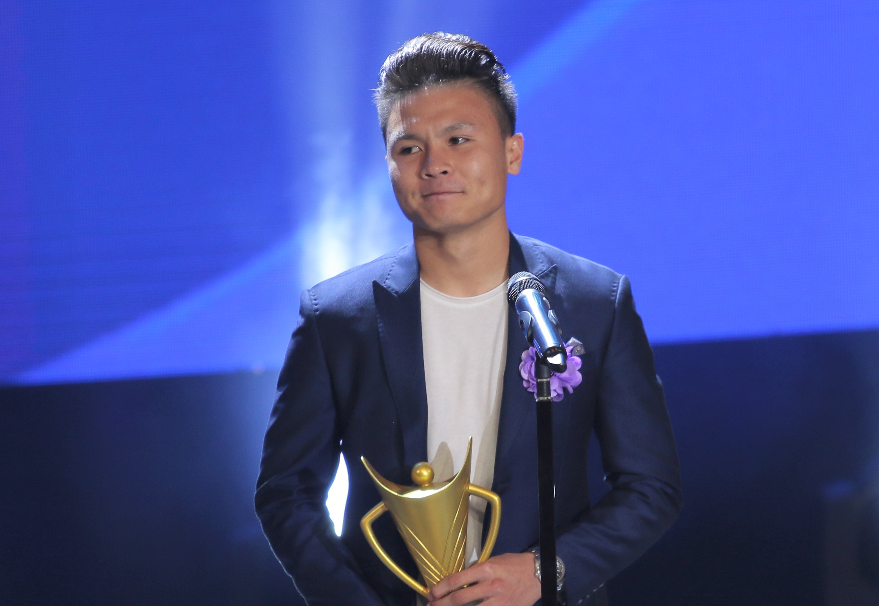 Quang Hai cung tuyen Viet Nam ve nhat tai cup Chien thang hinh anh