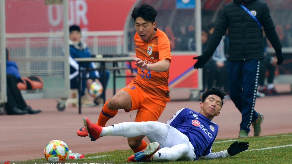 Quang Hai va dong doi hon doi thu o nhieu chi so du thua 1-4 hinh anh