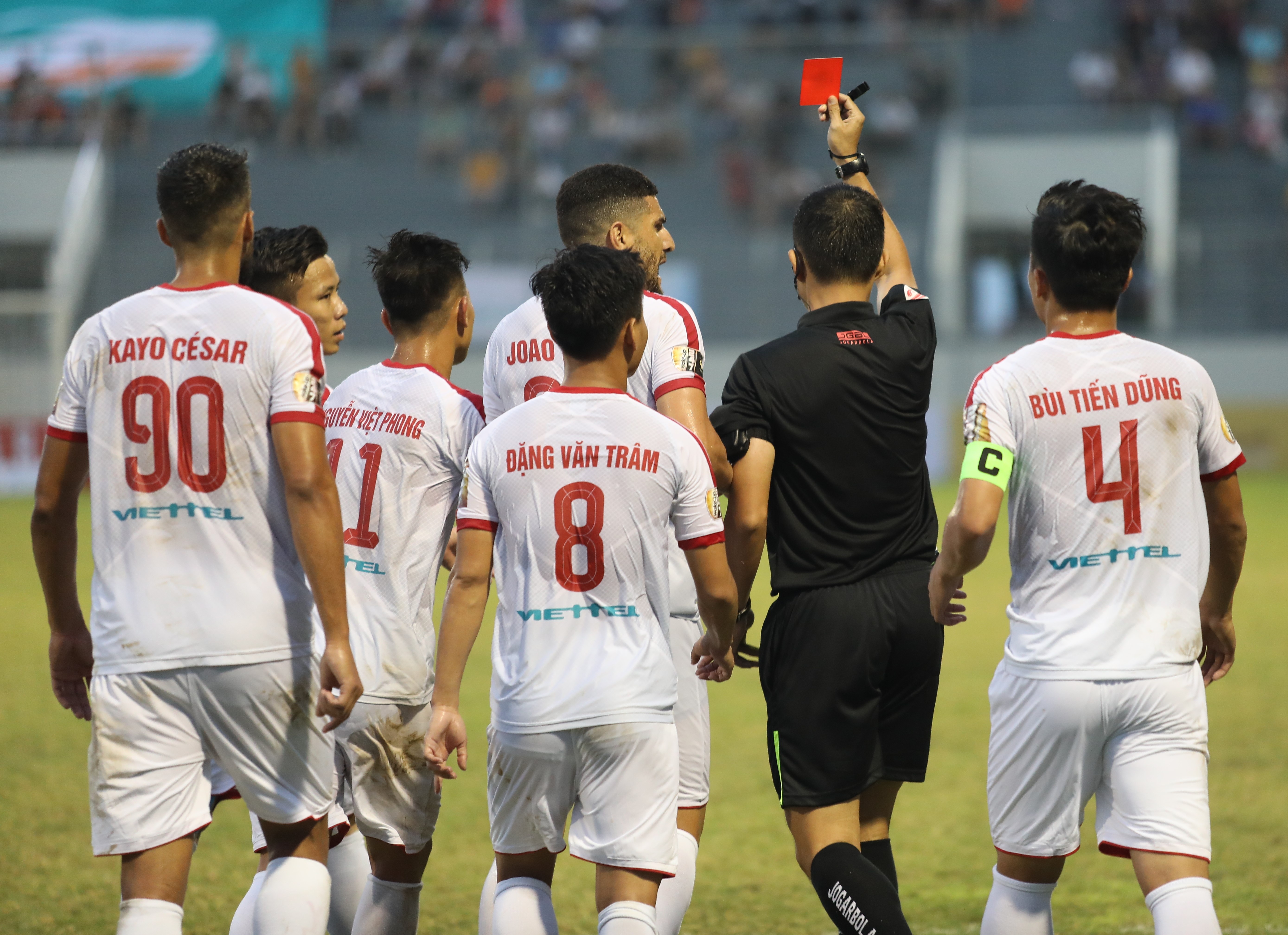 Truong ban trong tai,  Duong Van Hien,  Que Ngoc Hai,  The do anh 2