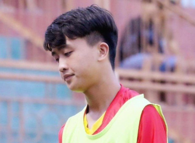 Danh Trung khong biet minh duoc HLV Park trieu tap hinh anh