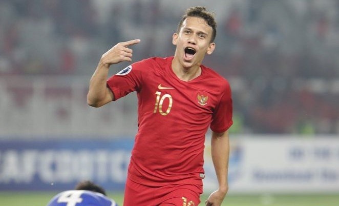 Sao tre duoc nhieu ong lon san don cua U23 Indonesia hay the nao? hinh anh