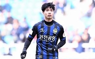 Bao Han Quoc khen pha di bong va choc khe tinh te cua Cong Phuong hinh anh