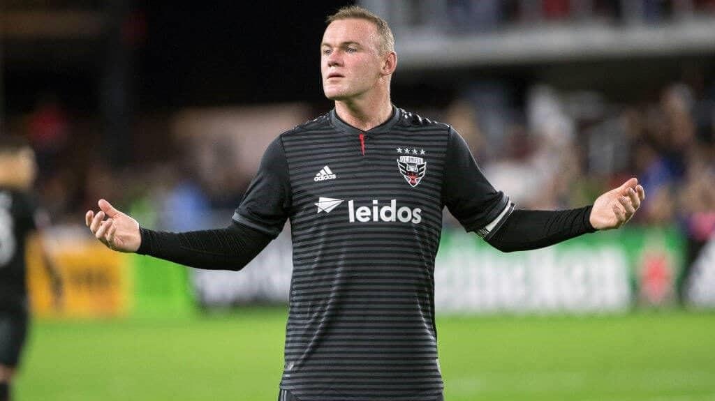 Rooney toa sang, ghi hat-trick dau tien tai My hinh anh