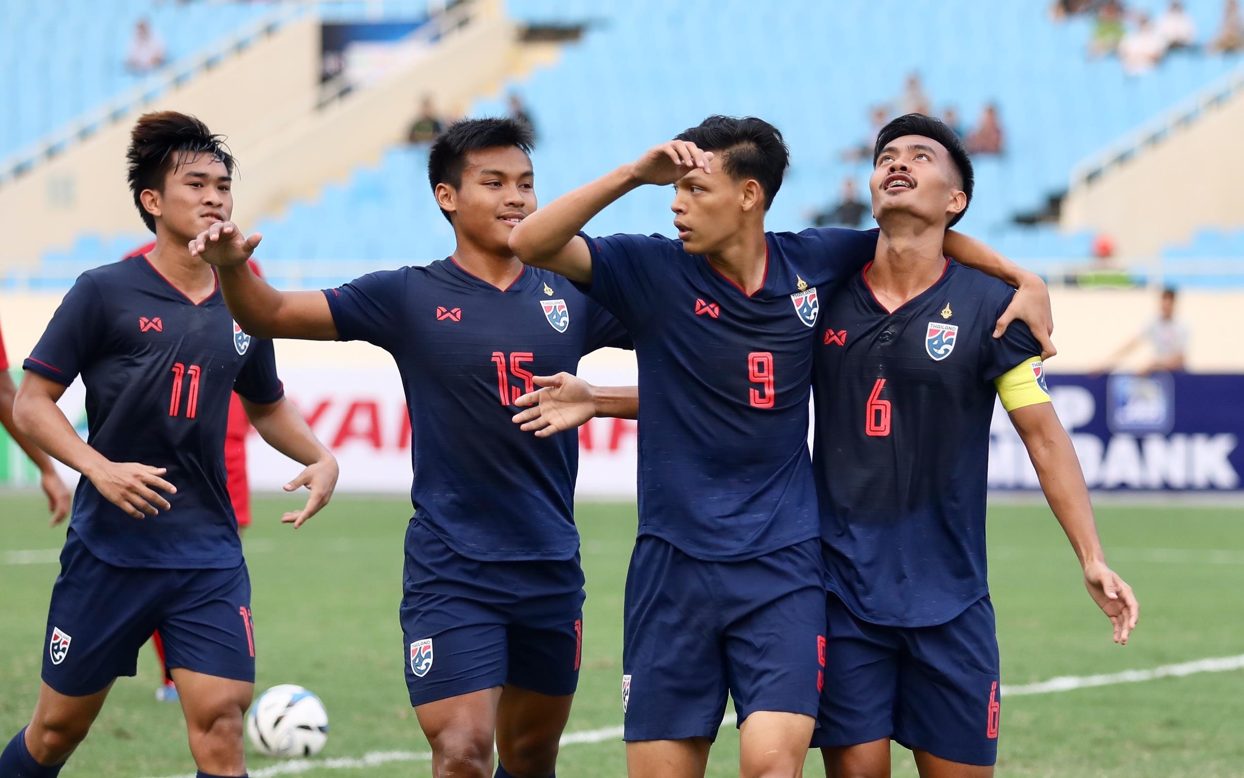 HLV Thai Lan: 'Indonesia thua vi nghi co the thang chung toi de dang' hinh anh