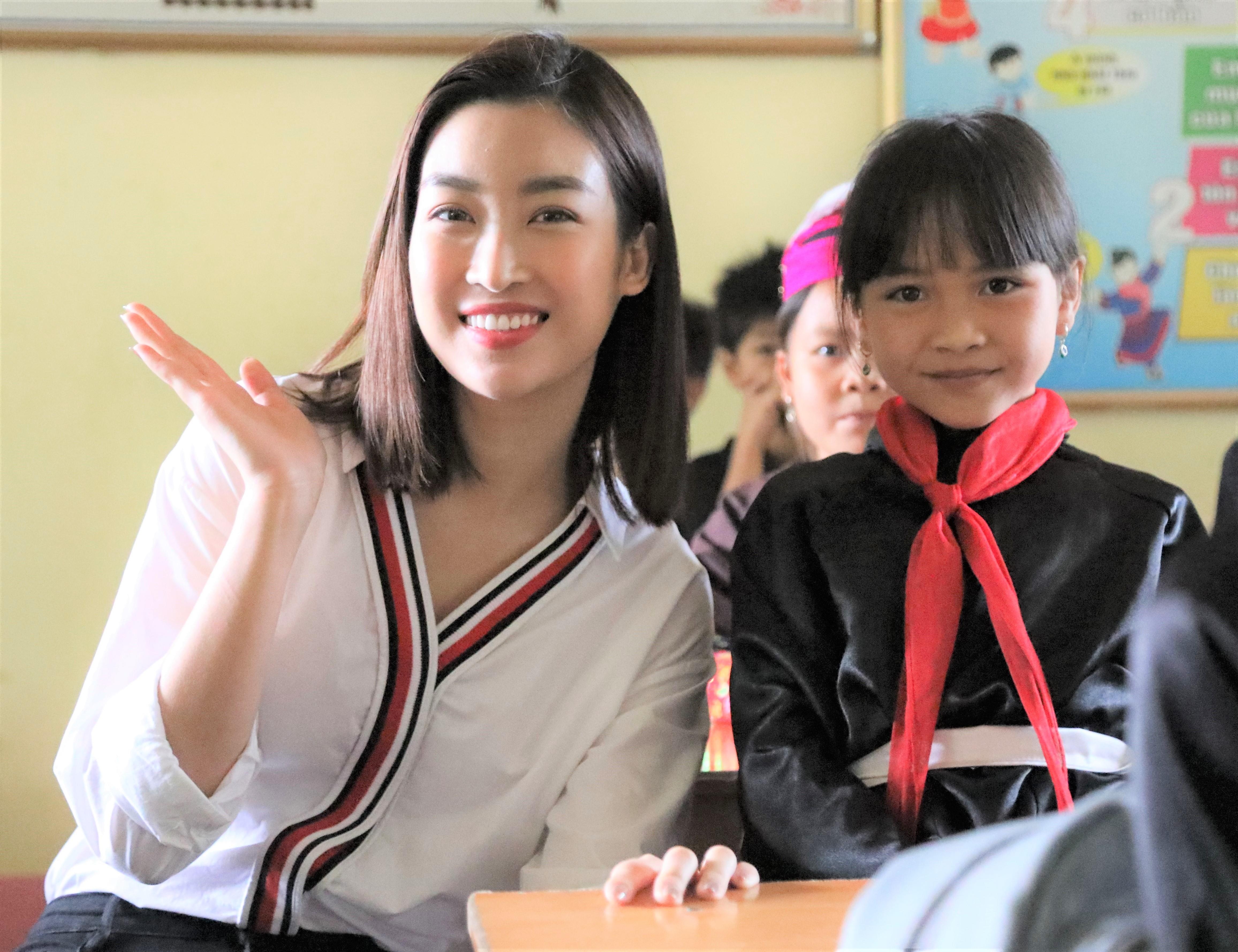 CEO Pham Van Tam,  Hoa hau Do My Linh anh 10