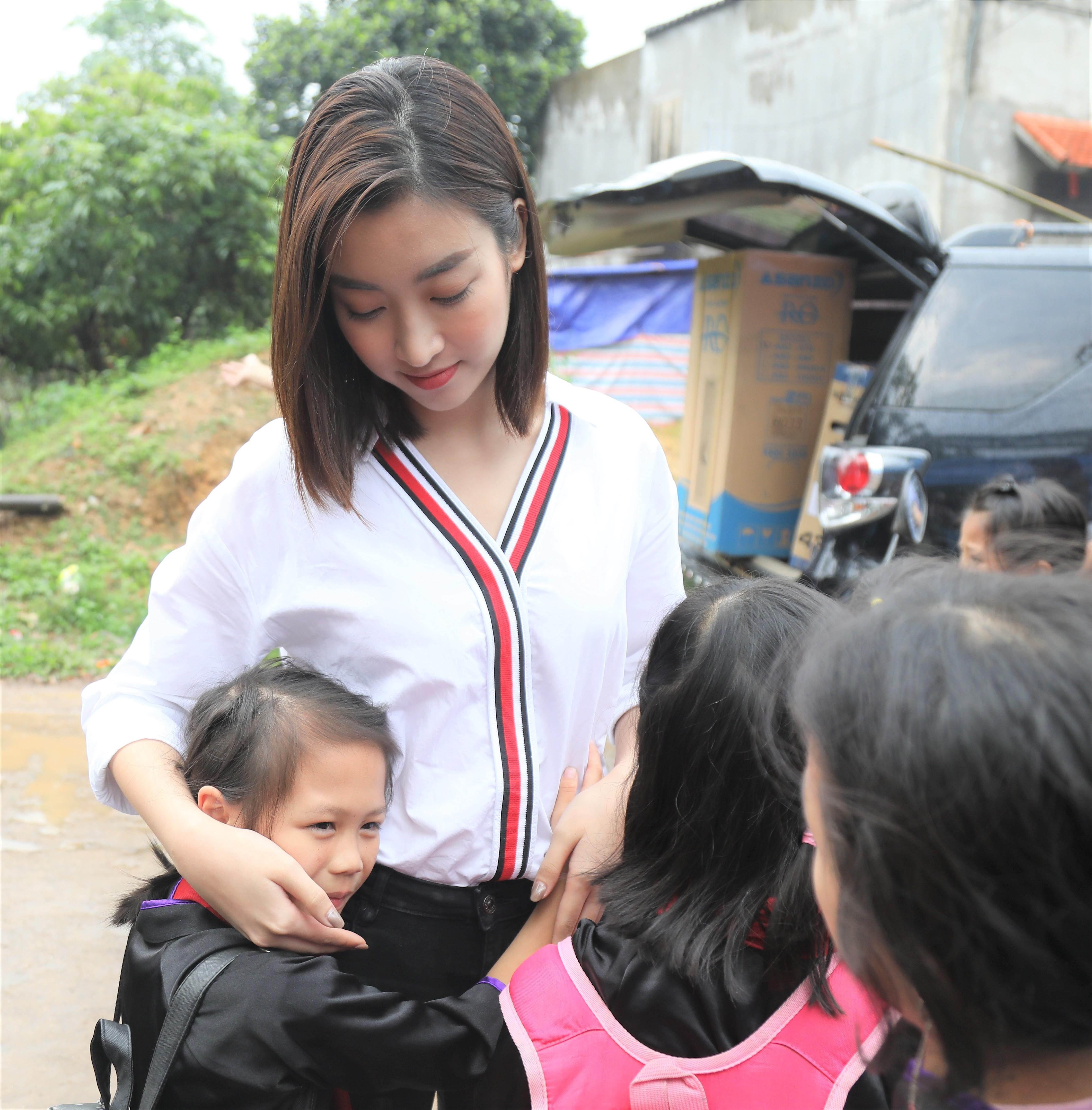 CEO Pham Van Tam,  Hoa hau Do My Linh anh 3