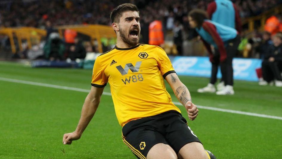 Pha sut phat tung luoi Arsenal cua Ruben Neves nhin tu goc khan dai hinh anh