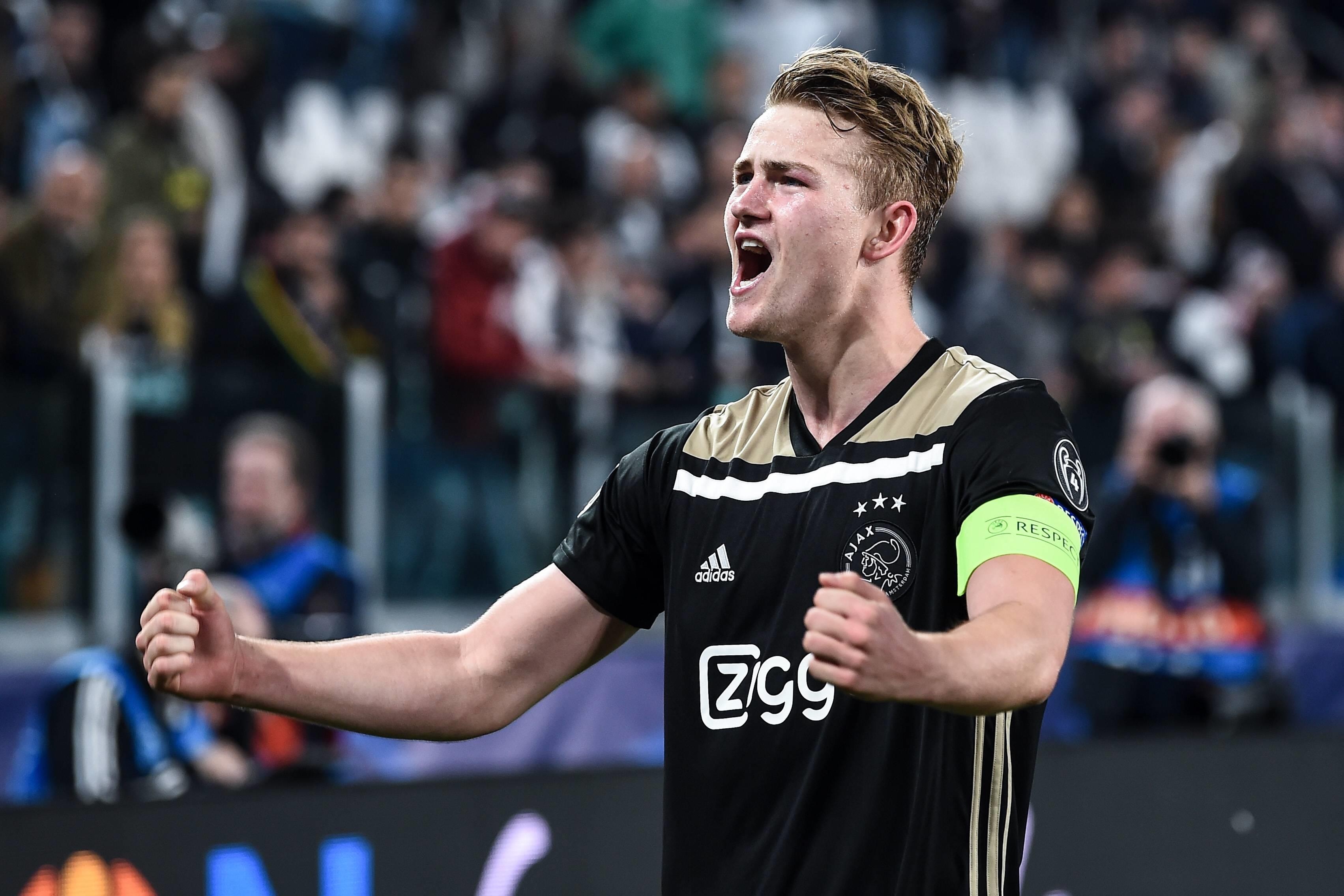 Doi truong Ajax lap ky luc cho rieng minh tai Champions League hinh anh