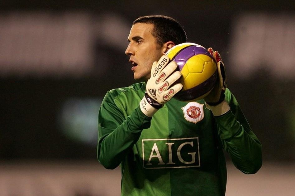 Cau thu tung choi moi vi tri cho MU tuyen bo giai nghe hinh anh