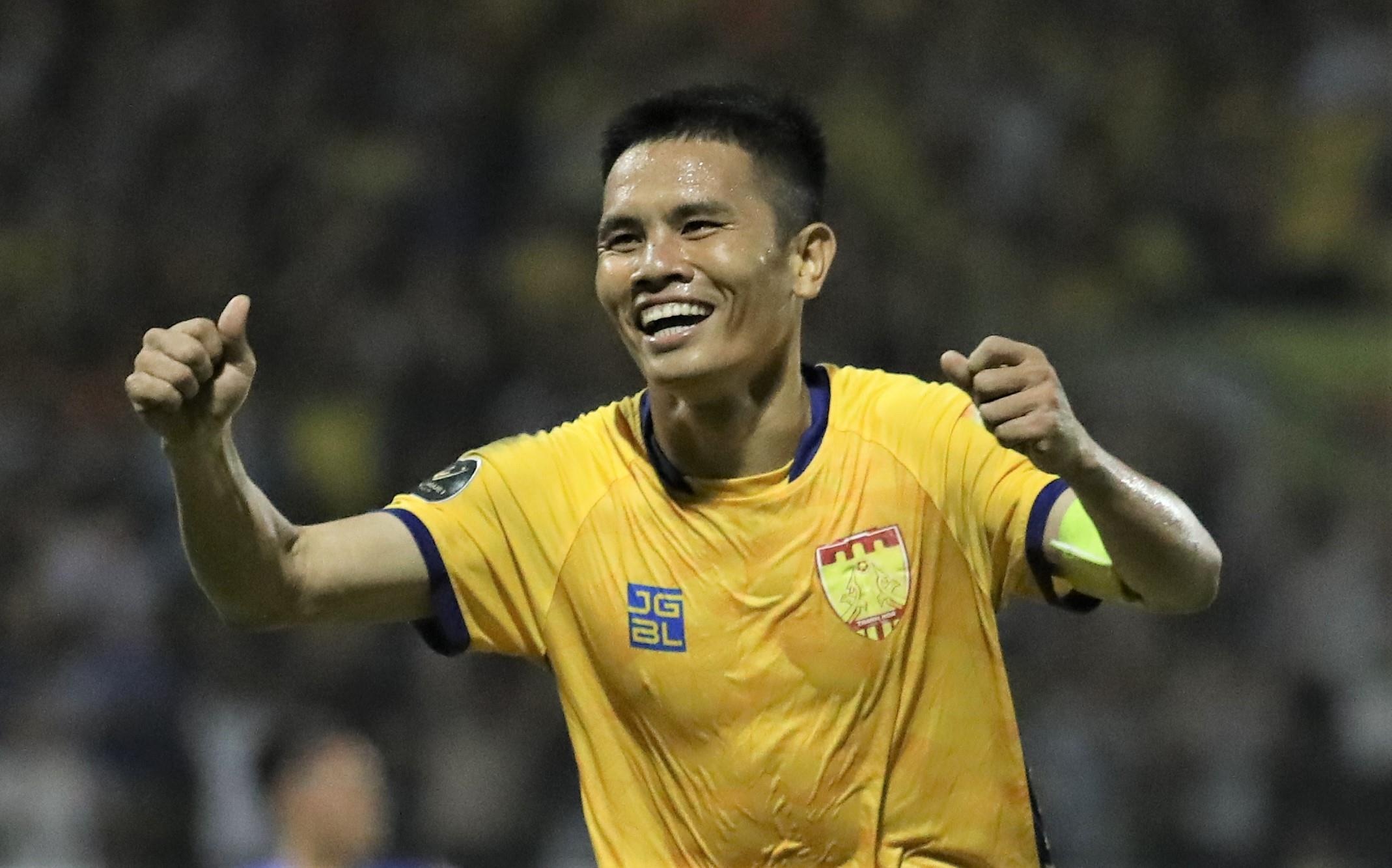 HLV Thanh Hoa hanh phuc vi doi bong da biet thang tai V.League hinh anh