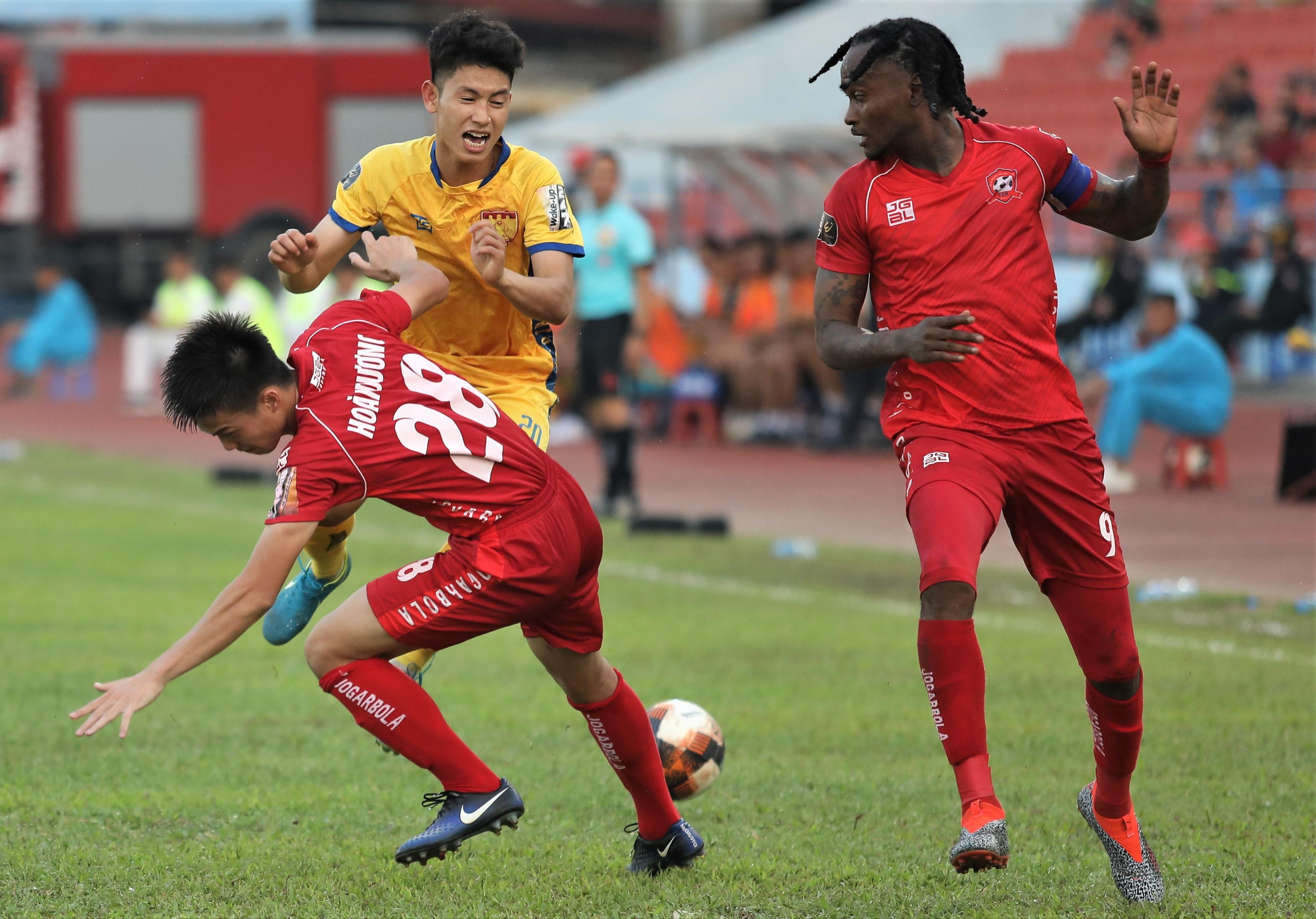 trợ lý lee young jin xem trận đấu ảnh 3 tro ly lee young jin xem tran dau anh 3