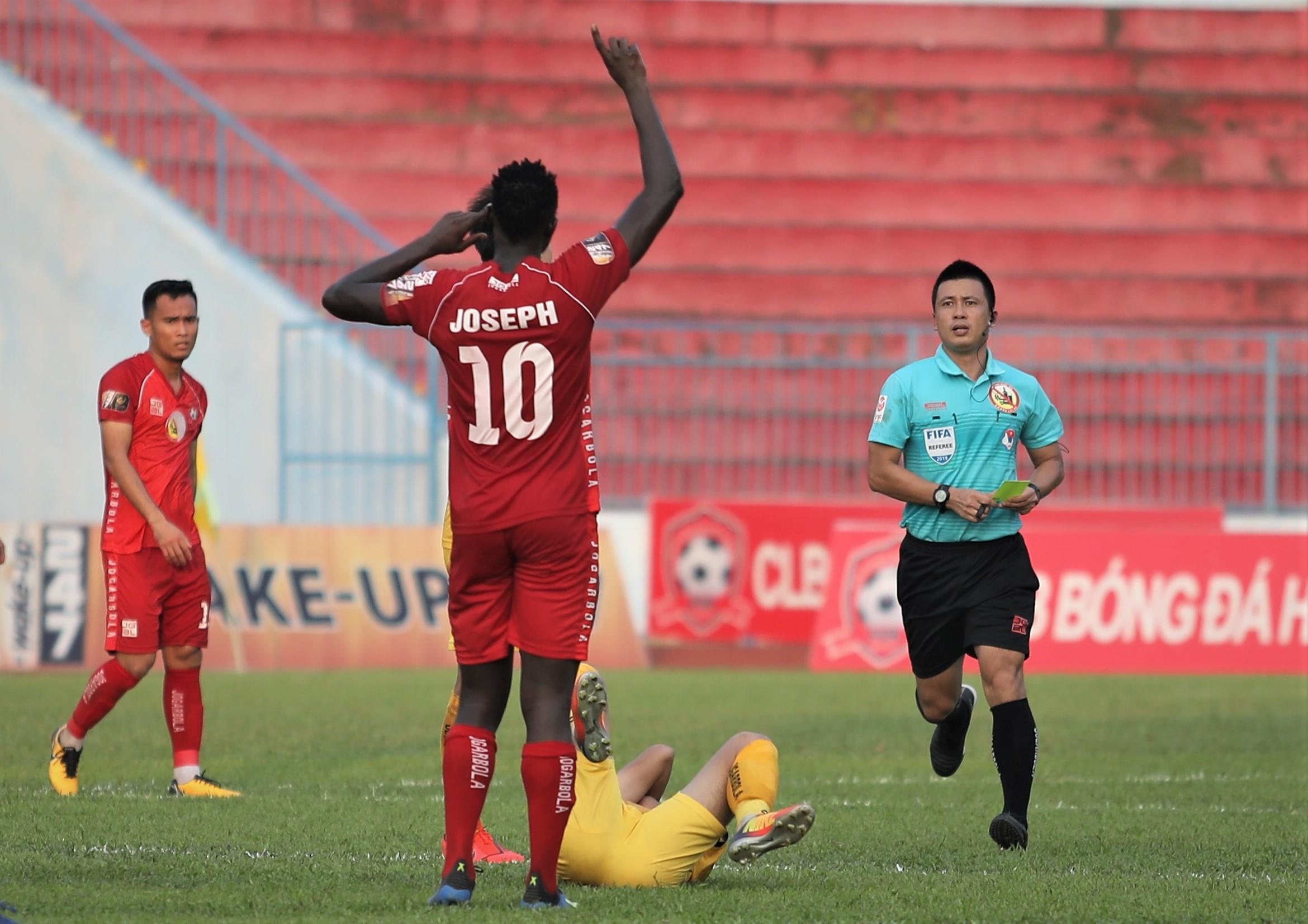 trợ lý lee young jin xem trận đấu ảnh 6 tro ly lee young jin xem tran dau anh 6