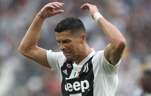 Ronaldo khong muon Juventus moi HLV Conte tro lai hinh anh