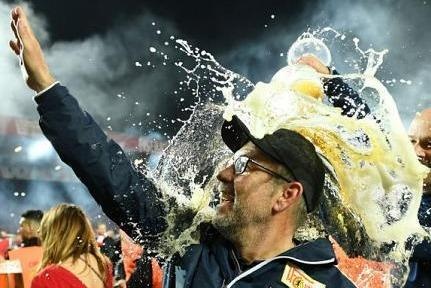 Cam xuc vo oa cua doi bong lan dau thang hang Bundesliga hinh anh