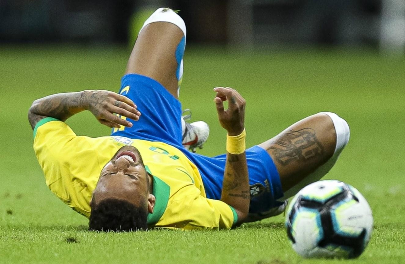Neymar chan thuong nang, mat Copa America hinh anh