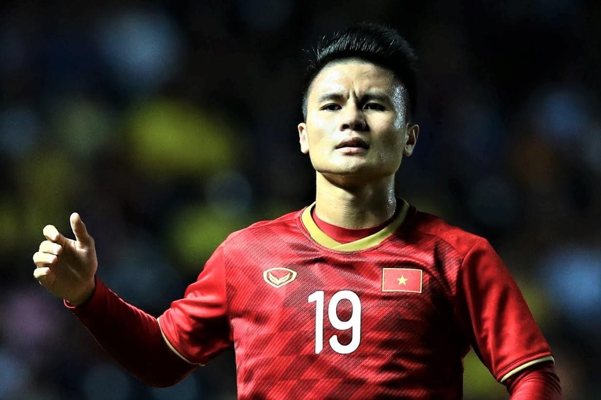 Gia dinh giau chuyen ong noi om nang de Quang Hai yen tam thi dau hinh anh