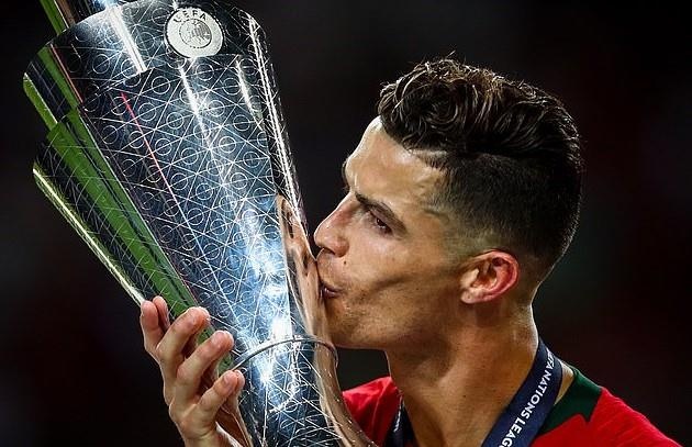 Ronaldo noi gi khi vo dich Nations League cung Bo Dao Nha? hinh anh