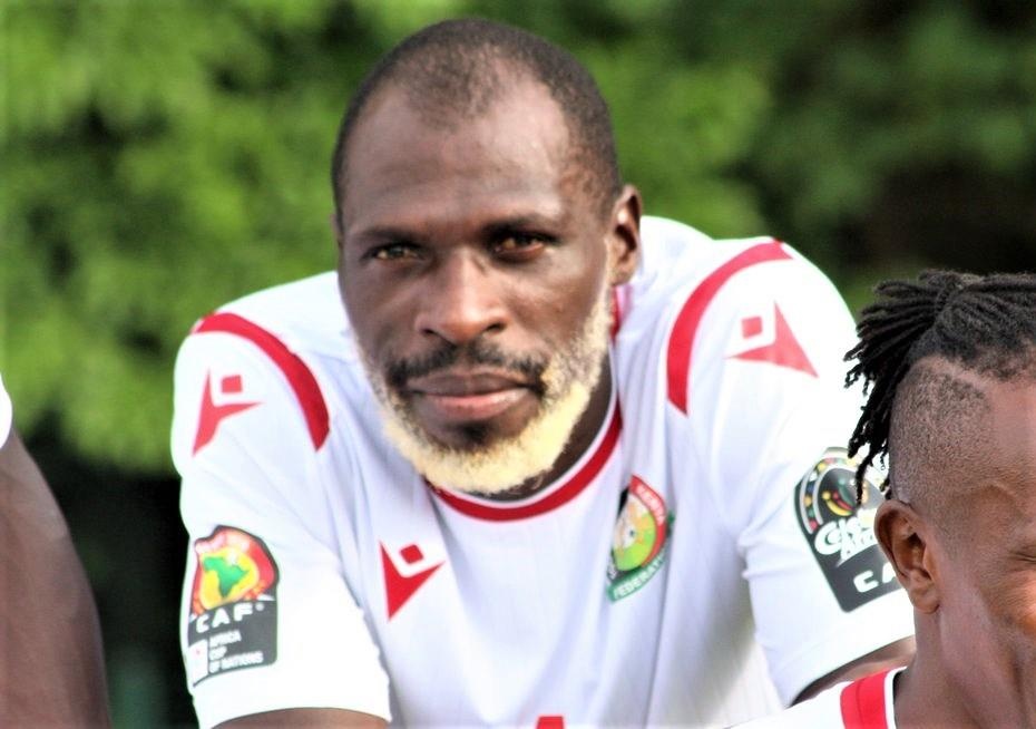 Cau thu 9X gay chu y vi co guong mat nhu ong lao hinh anh