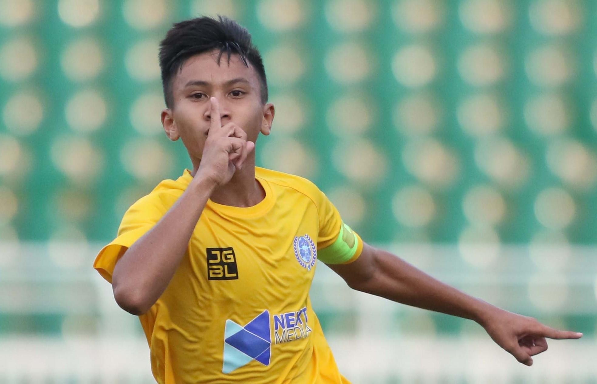 Van Quyen cung hoc tro gap doi Thanh Hoa o chung ket U15 quoc gia hinh anh