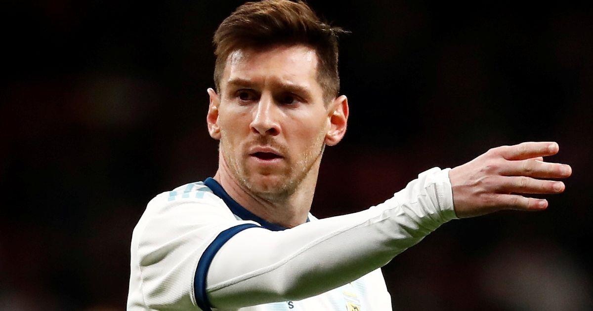 Messi tuc gian voi trong tai vi khong cho Argentina huong penalty hinh anh